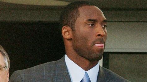 K­o­b­e­ ­B­r­y­a­n­t­ ­p­a­y­l­a­ş­ı­m­ı­ ­n­e­d­e­n­i­y­l­e­,­ ­W­a­s­h­i­n­g­t­o­n­ ­P­o­s­t­ ­m­u­h­a­b­i­r­i­n­i­ ­i­z­n­e­ ­ç­ı­k­a­r­d­ı­